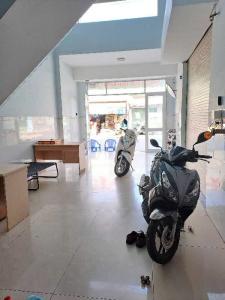 Bán nhà mặt tiền An phú đông, quận 12, 56m2, 1 trệt, 3 lầu, sân thượng, nhỉnh 8 tỷ